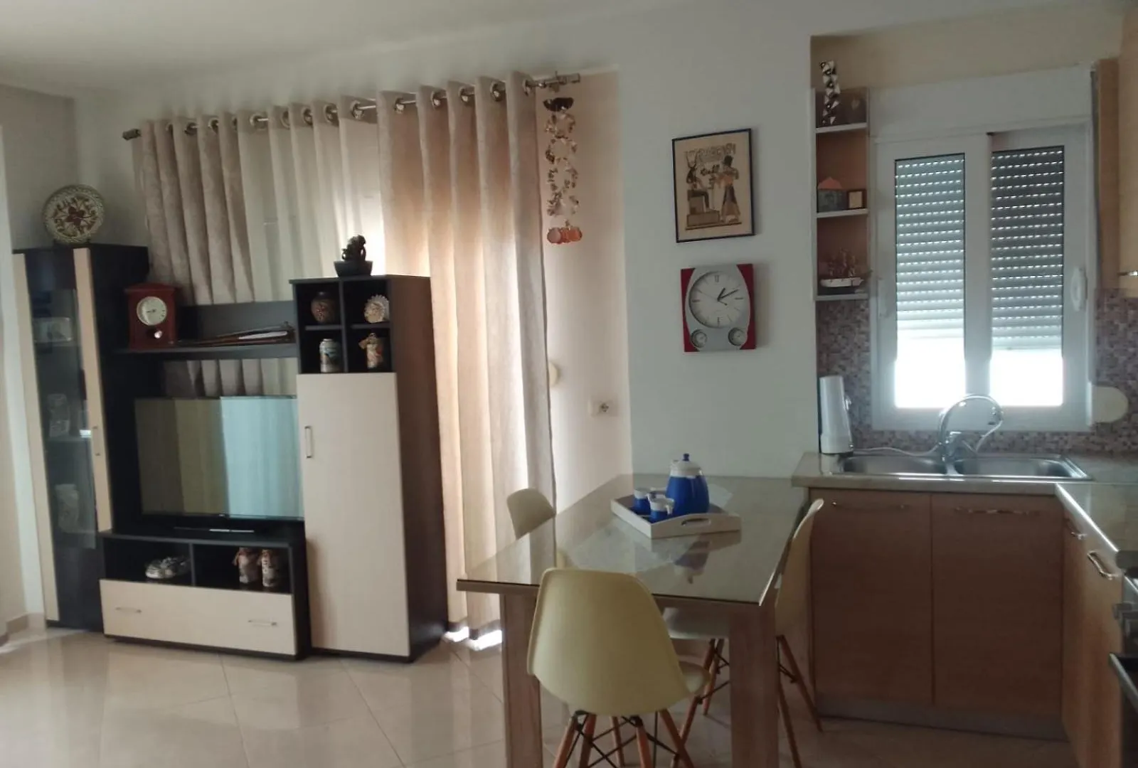 Apartment Alexandros Saranda 0*,
